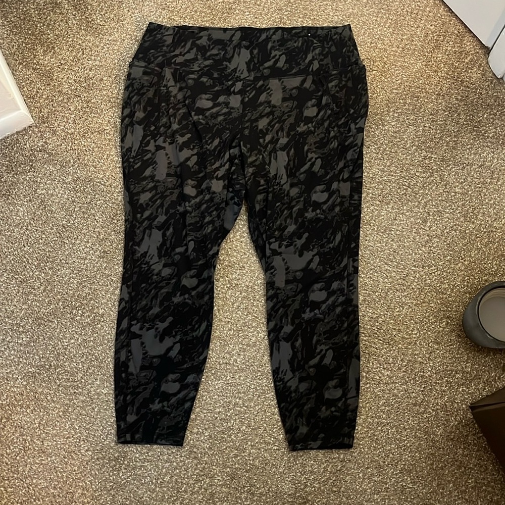 Printed Leggings With Pockets